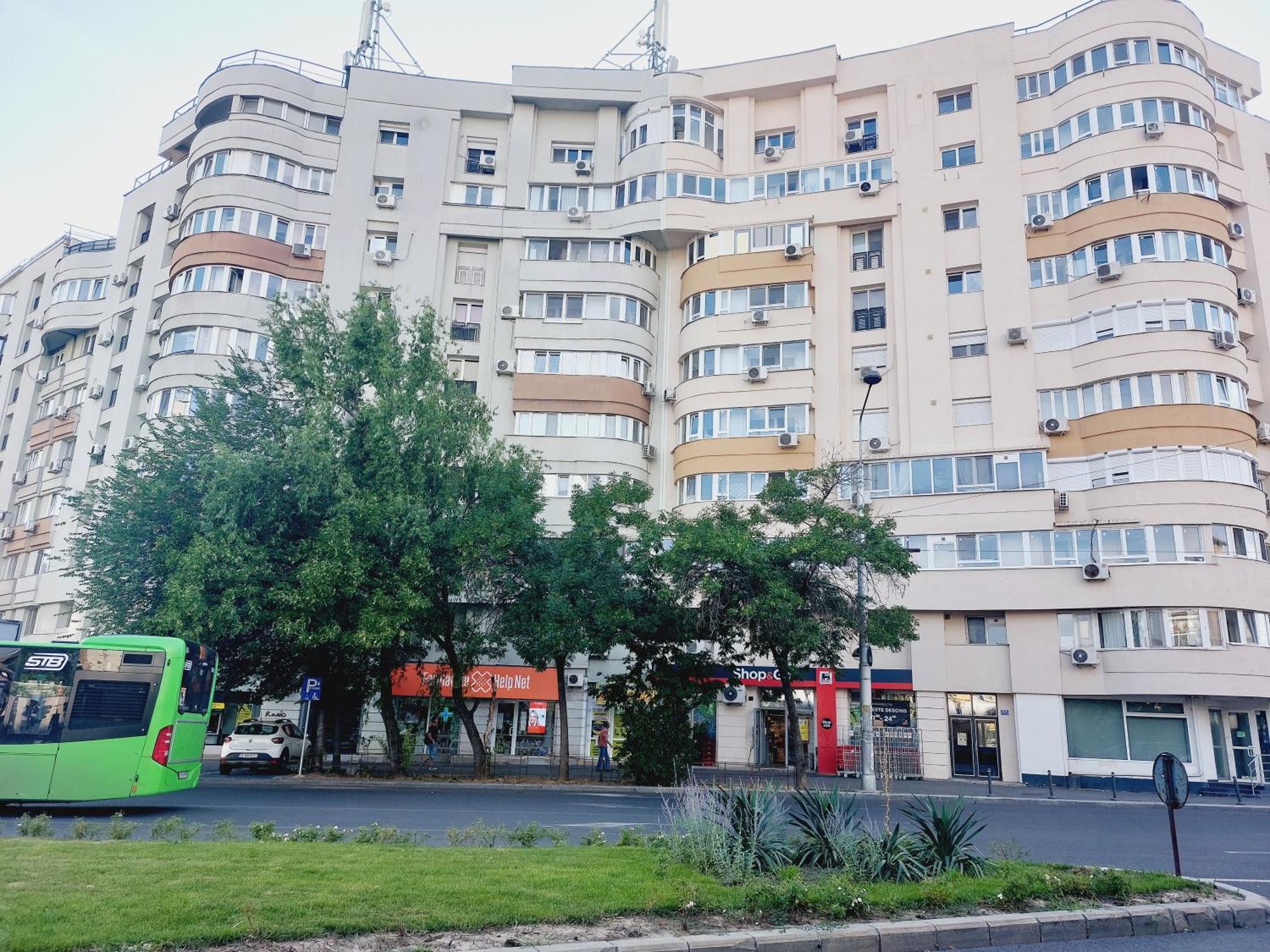 Cozy Apartment In The Center Of Bucharest Exterior photo